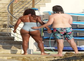 Serena Williams dazzled everyone in a Thong Swimsuit… looking amazing Serena Williams flaunts body in one-piece swimsuit pics